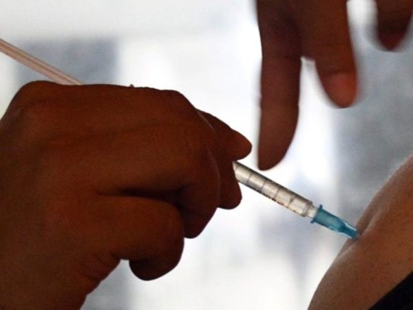 Vacunación gratuita en Santa Fe: cronograma y barrios donde estará el móvil sanitario esta semana