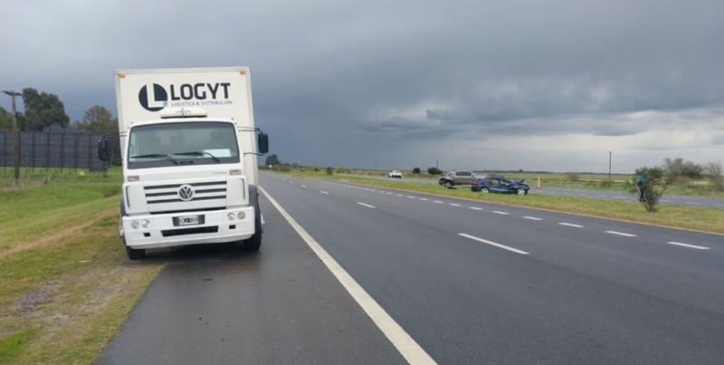 Trágico choque múltiple en la Ruta 2: murió un motociclista de 29 años