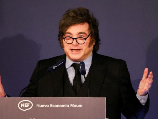 La confianza en el gobierno de Milei mejoró 0,9% en octubre y alcanza al 38%