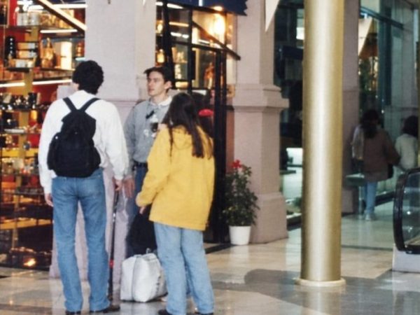 Fotos inéditas del histórico shopping Plaza Ritz de Santa Fe: cómo instalaron la escalera mecánica
