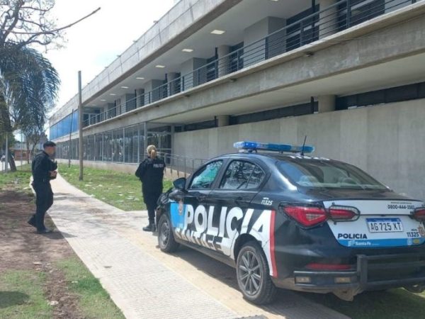 Santa Fe: investigan la muerte de un hombre en situación de calle hallado cerca del Hospital de Niños